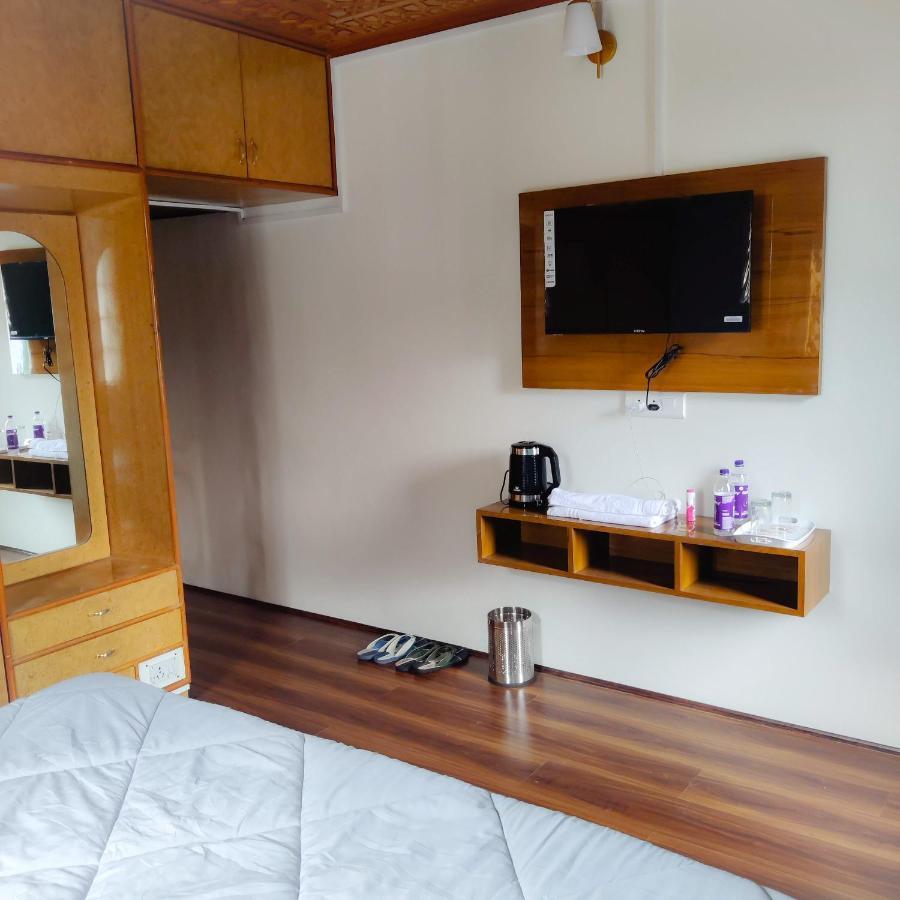 Hotel Peaceful Mornings Srinagar 외부 사진
