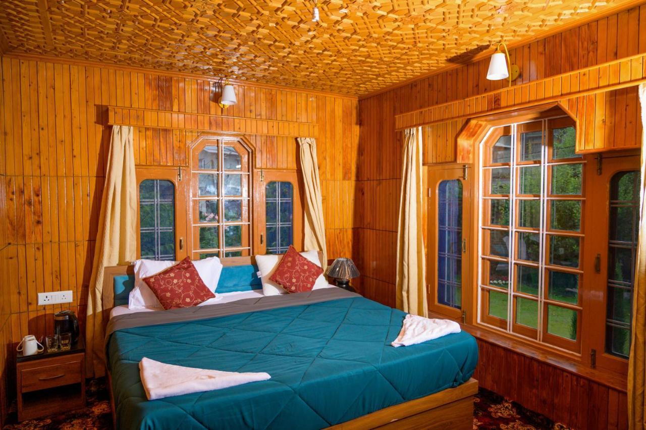 Hotel Peaceful Mornings Srinagar 외부 사진